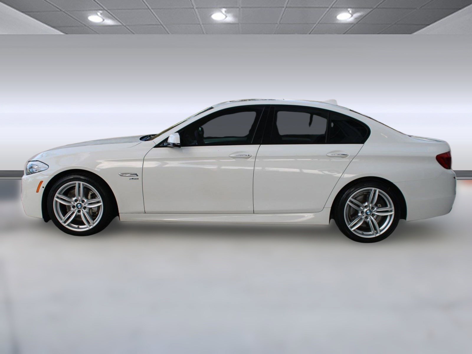 Used 2012 BMW 550i xDrive 550i xDrive image 2