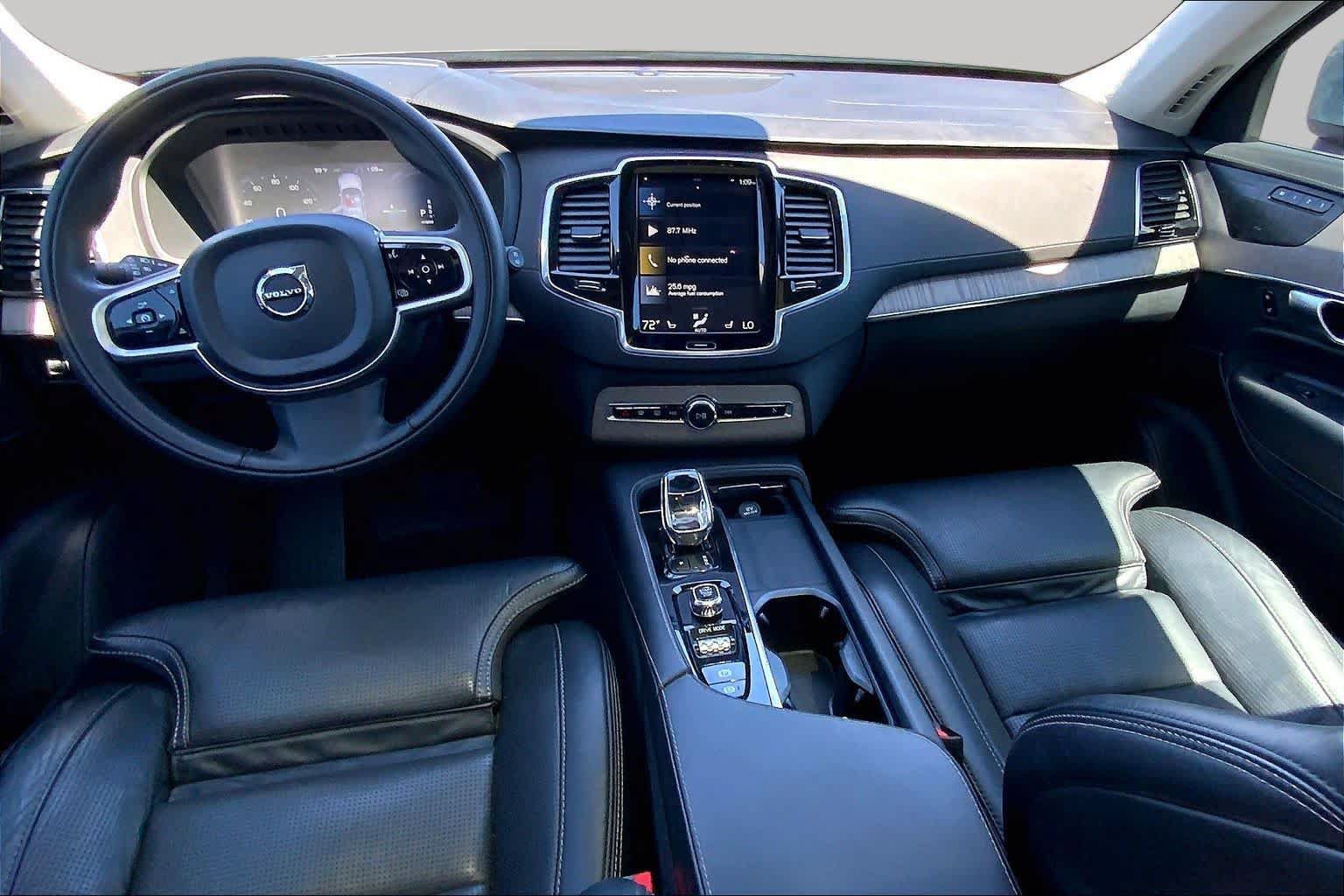Used 2021 Volvo XC90 T8 Inscription w/ Lounge Package AWD/4WD image 16