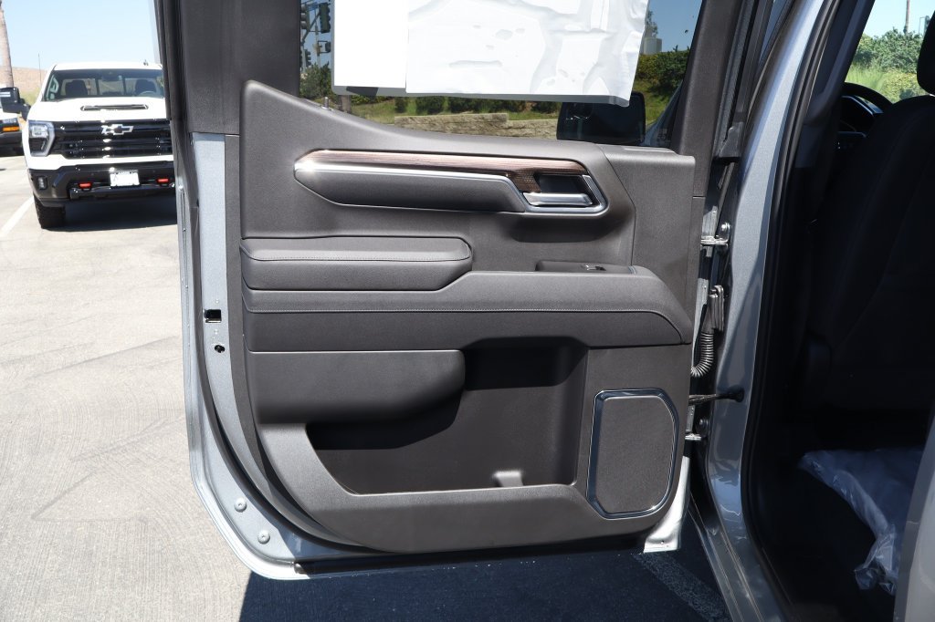 New 2026 Chevrolet Silverado 1500 RST w/ LPO, Dark Essentials Package RWD image 31