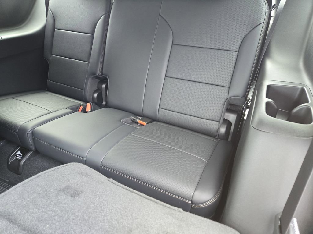New 2026 Chevrolet Traverse High Country FWD image 16