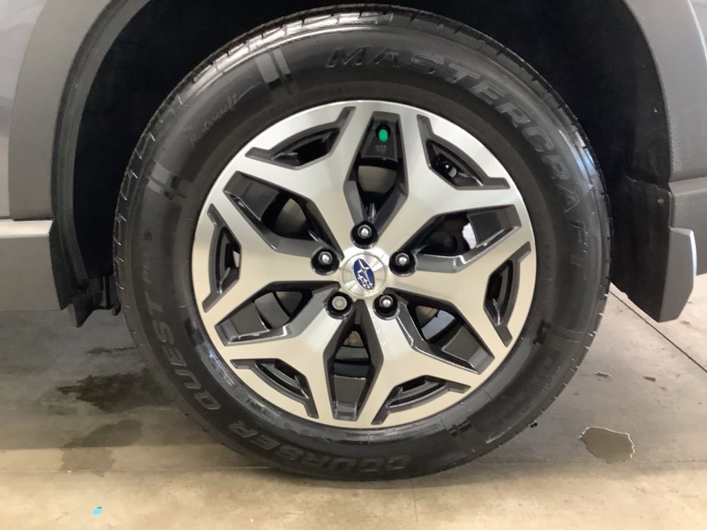 Certified 2023 Subaru Forester Premium AWD/4WD image 25