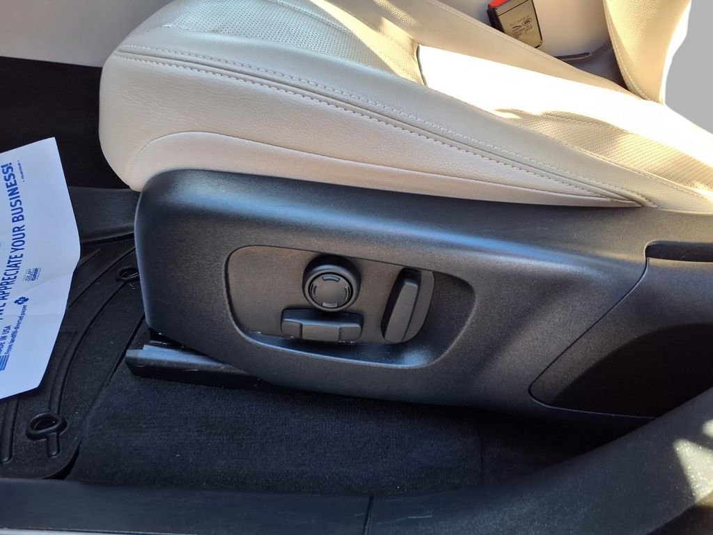 Used 2021 Land Rover Range Rover Velar R-Dynamic S image 23