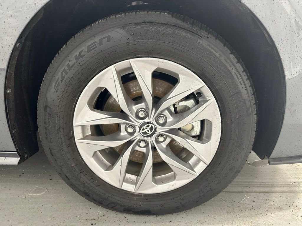 Used 2025 Toyota Sienna LE image 67