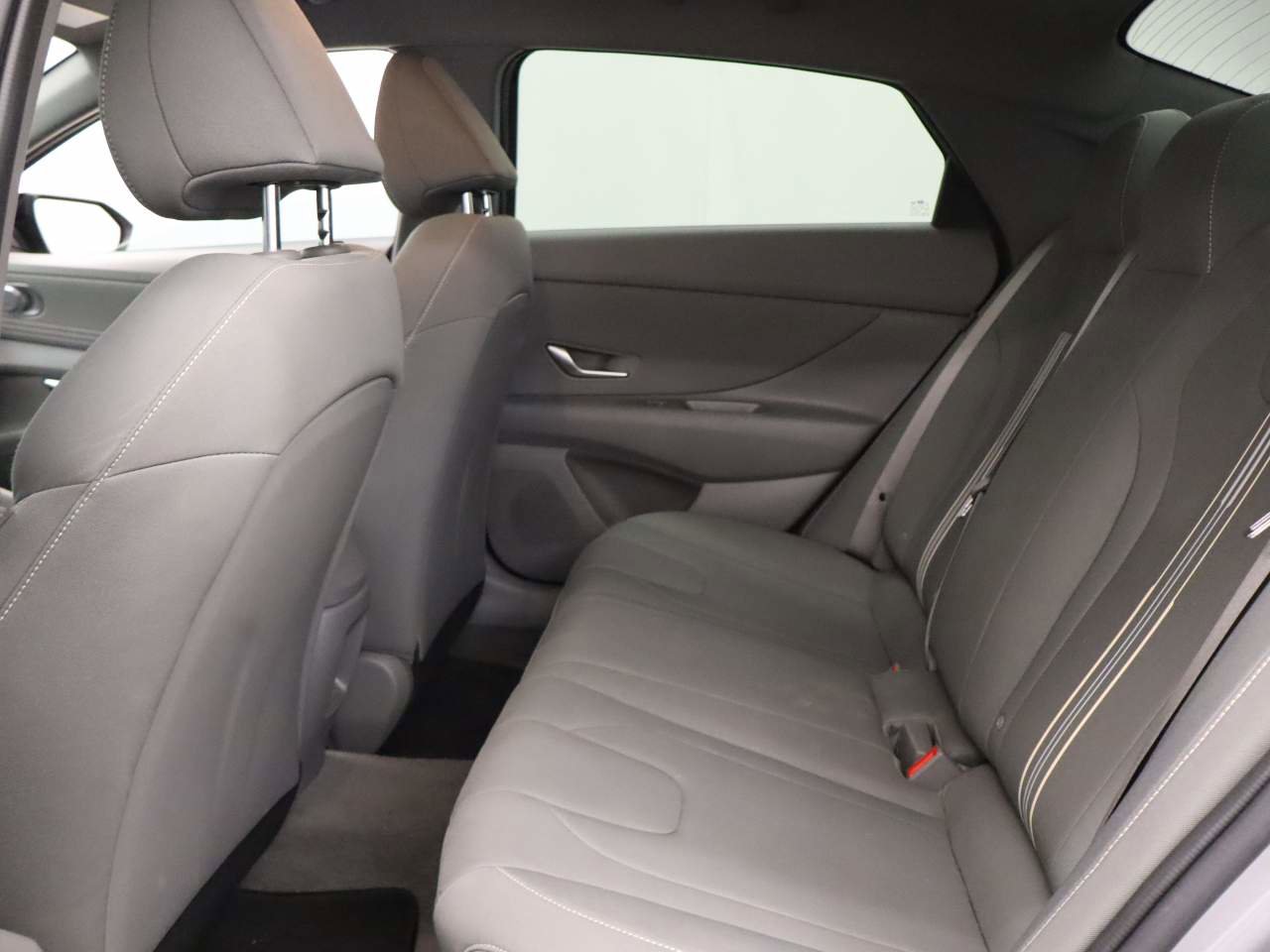 Used 2025 Hyundai Elantra Sport image 17