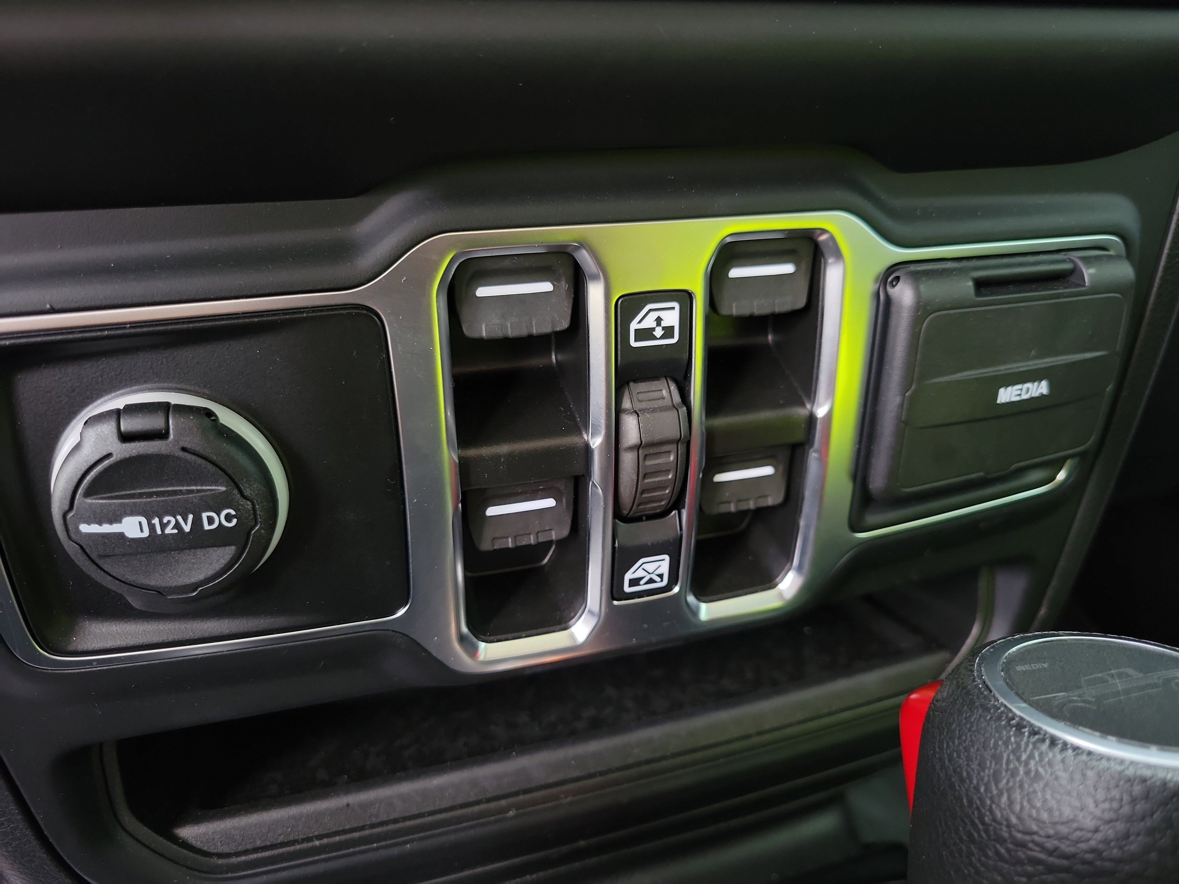 Used 2023 Jeep Gladiator Willys image 25