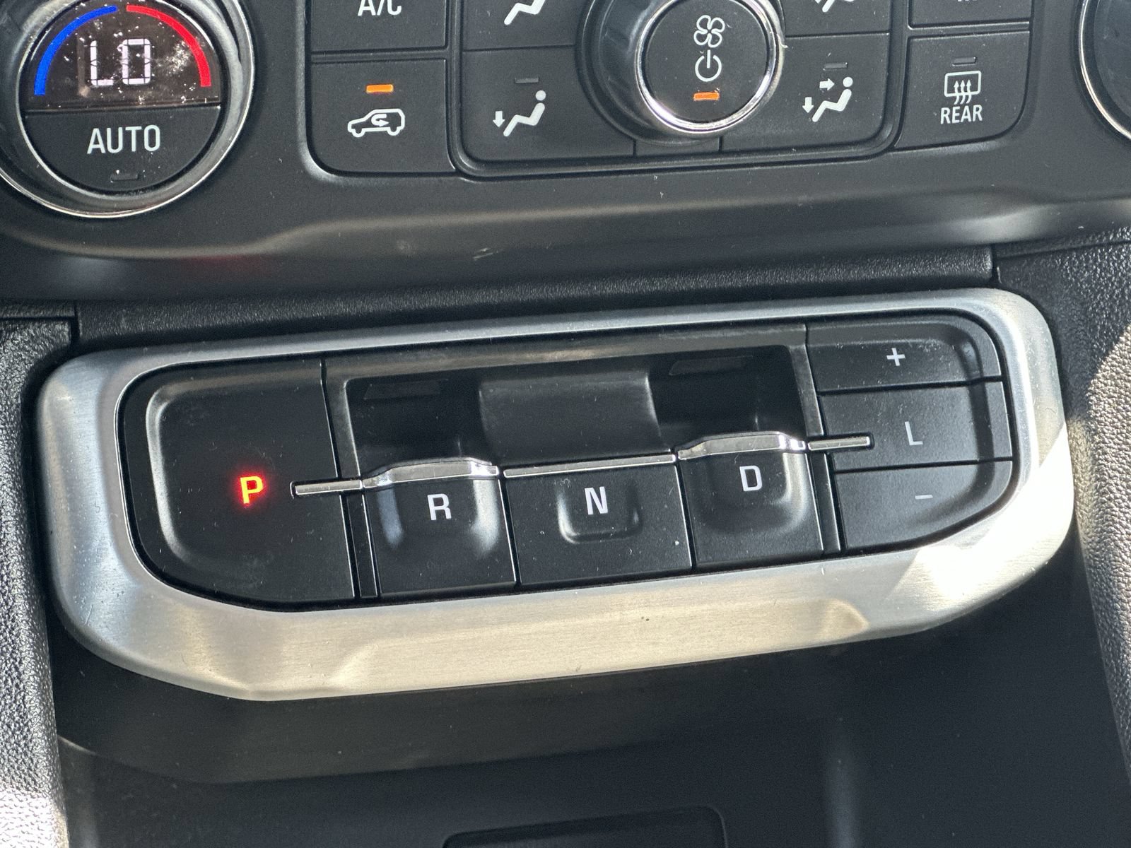 Used 2020 GMC Acadia SLE FWD image 30