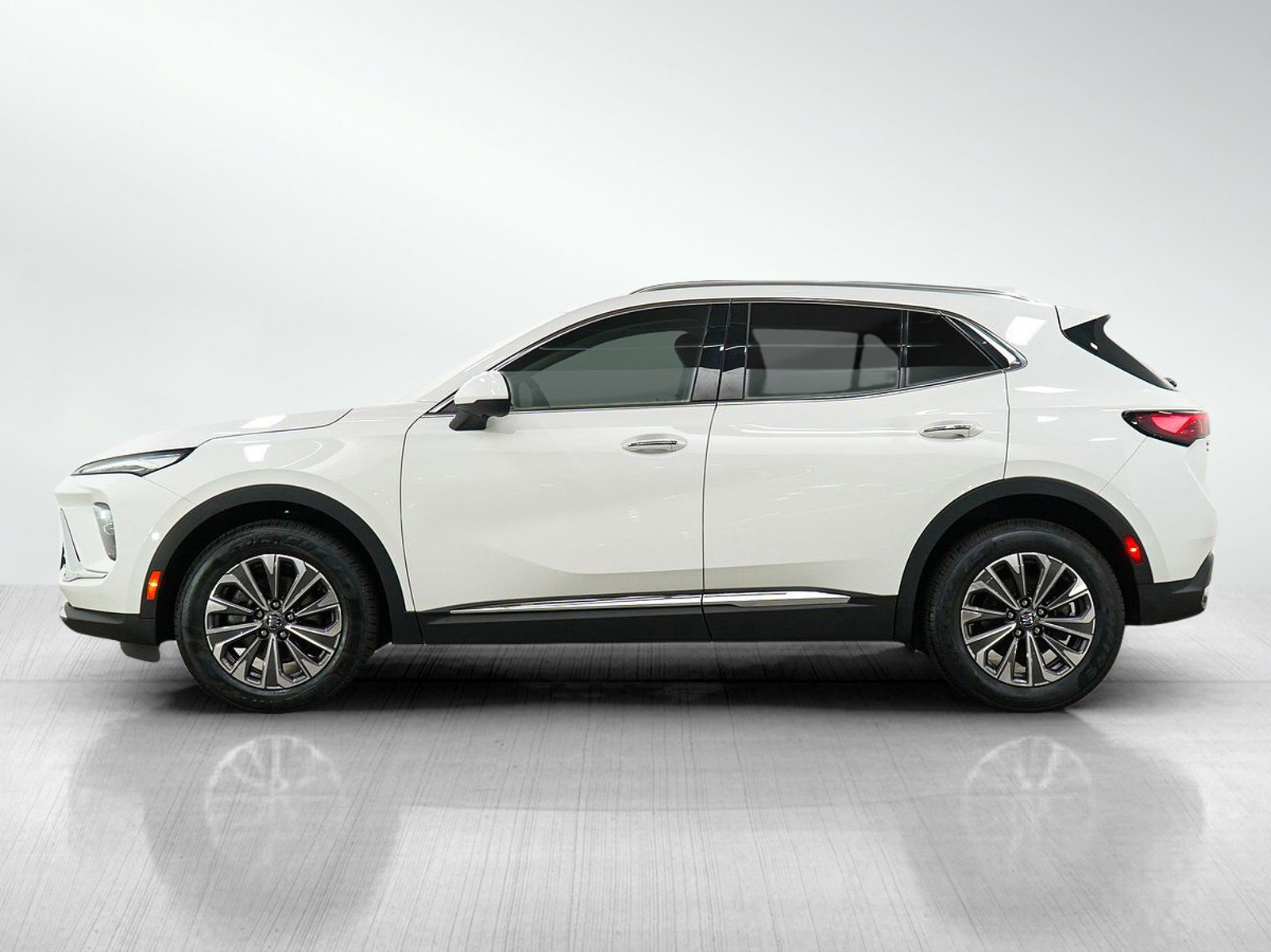 Used 2024 Buick Envision Preferred AWD/4WD image 2