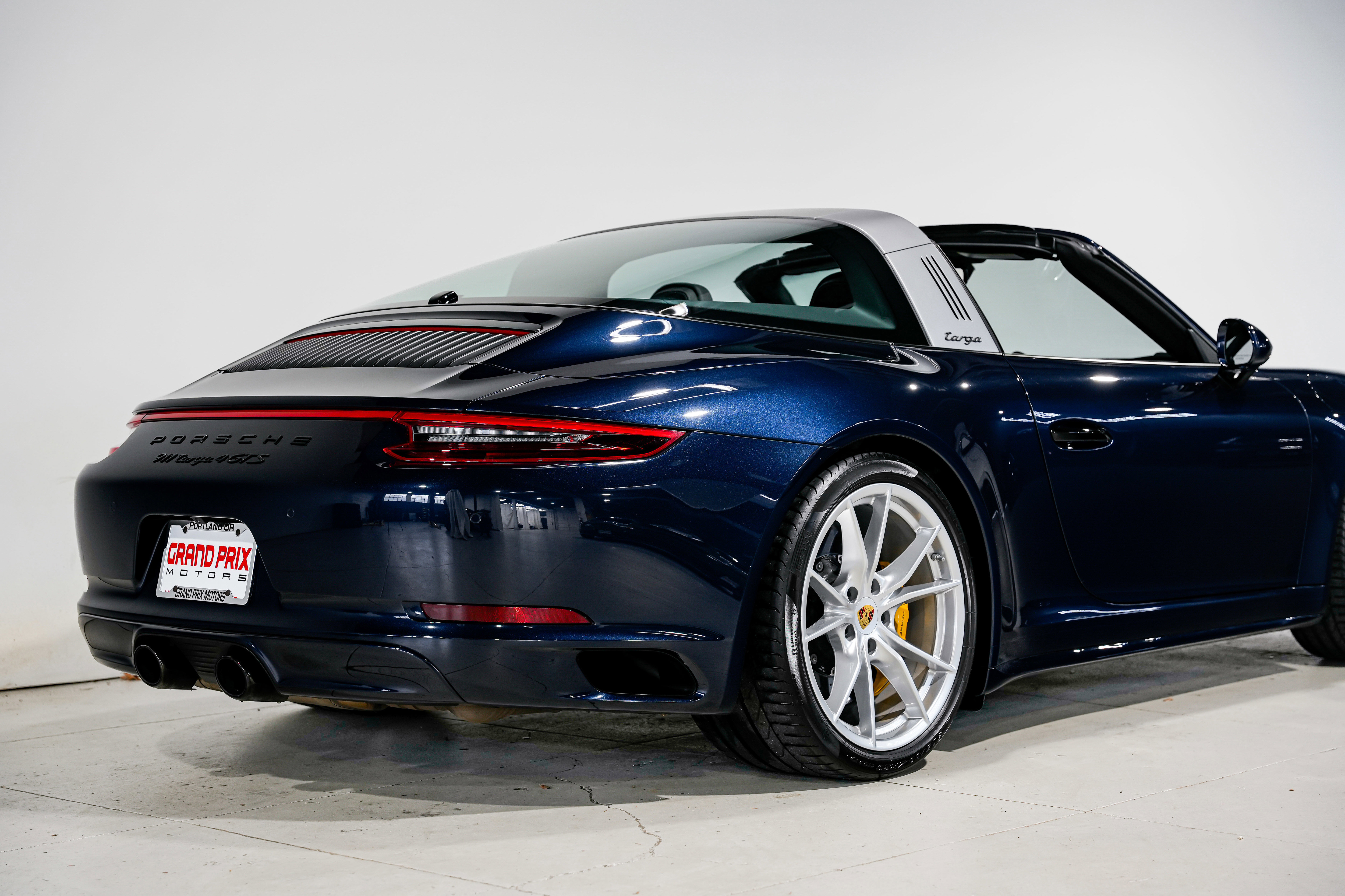 Used 2019 Porsche 911 Targa 4 GTS image 41
