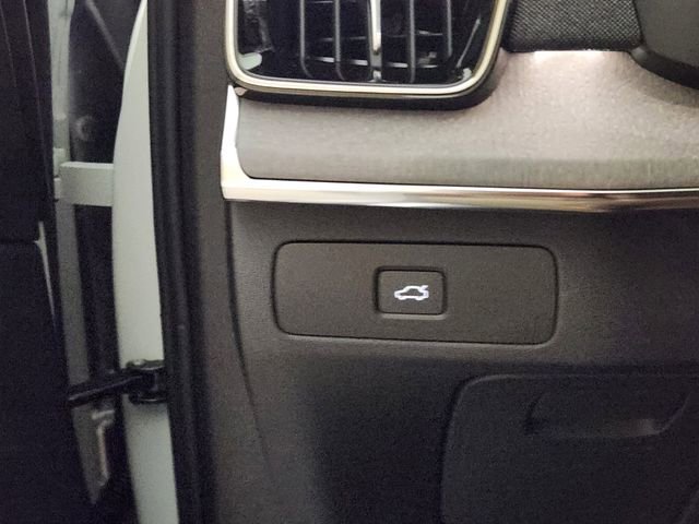 New 2026 Volvo XC90 B6 Ultra w/ Protection Package Premier AWD/4WD image 22