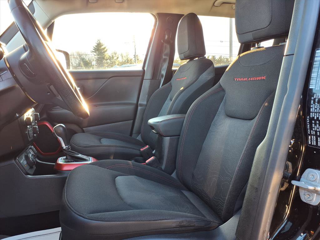 Used 2019 Jeep Renegade Trailhawk image 6