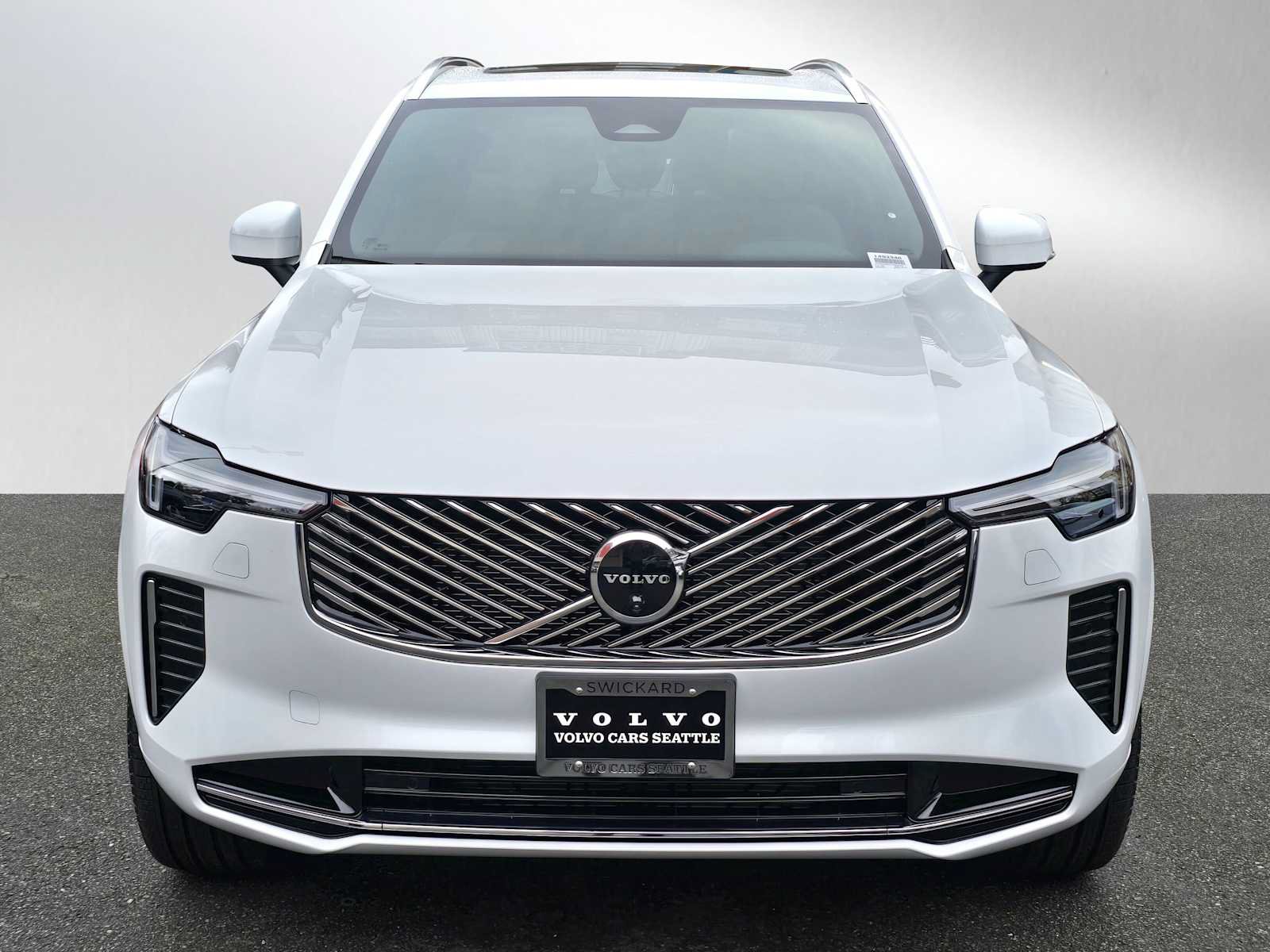 New 2026 Volvo XC90 B6 Plus w/ Protection Package Premier AWD/4WD image 8