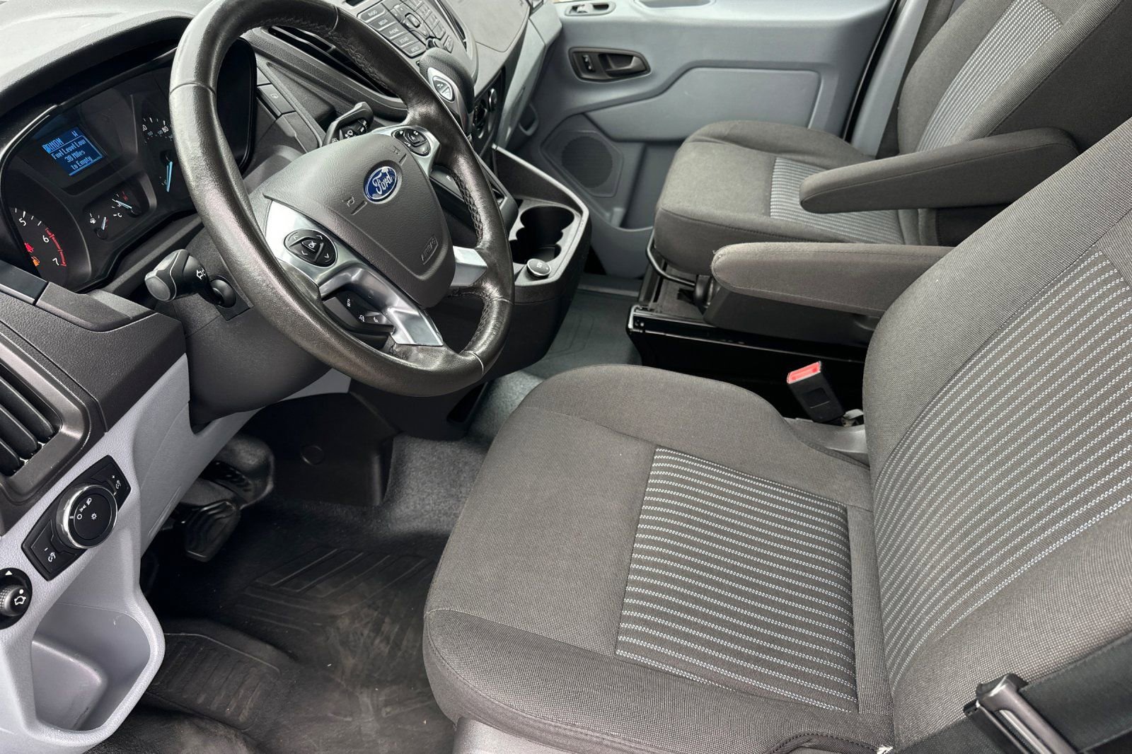 Used 2017 Ford Transit 350 XL RWD image 10