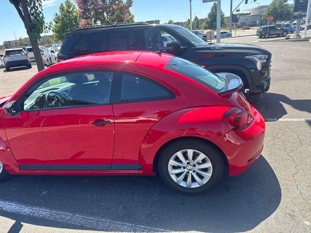 Used 2018 Volkswagen Beetle 2.0T S FWD image 27