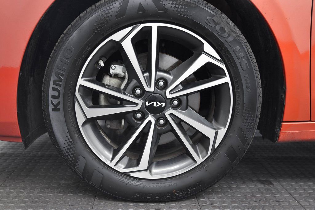 Used 2023 Kia Forte LXS w/ LXS Technology Package image 9