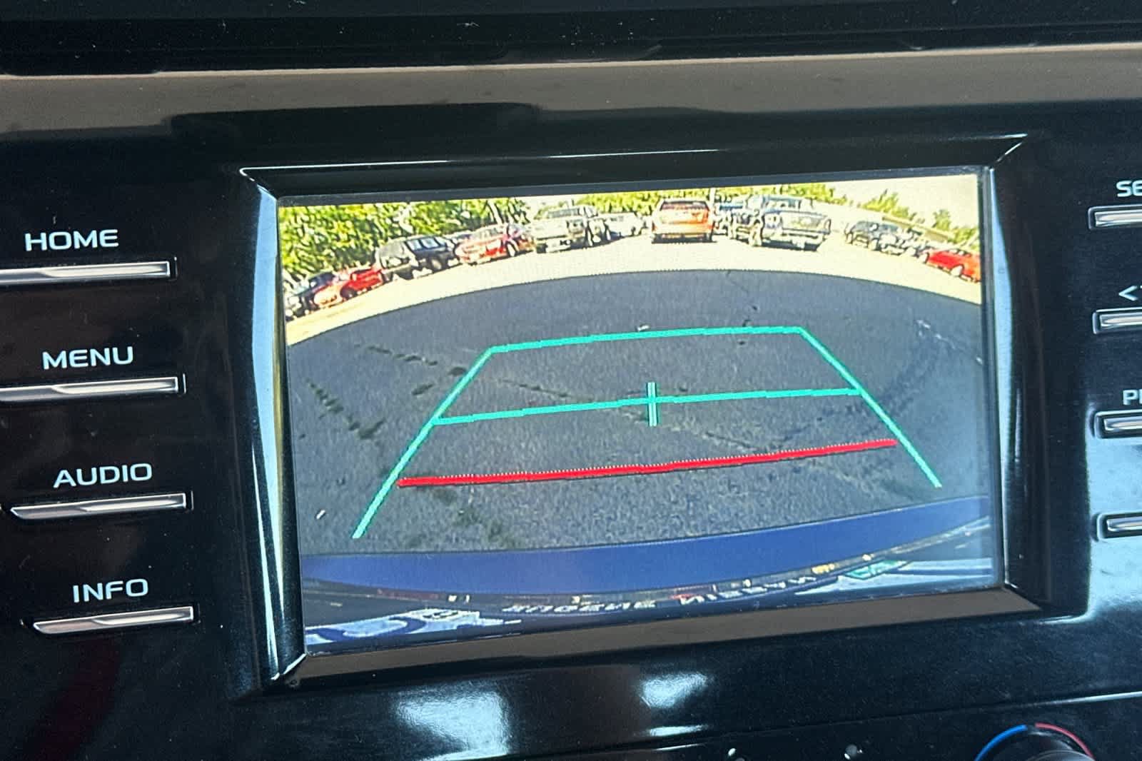 Used 2018 Toyota Camry FWD image 18
