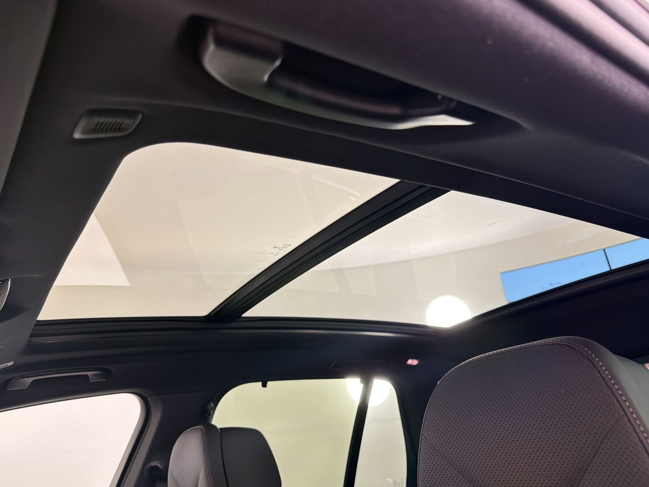 New 2026 BMW X5 xDrive40i w/ M Sport Package AWD/4WD image 14