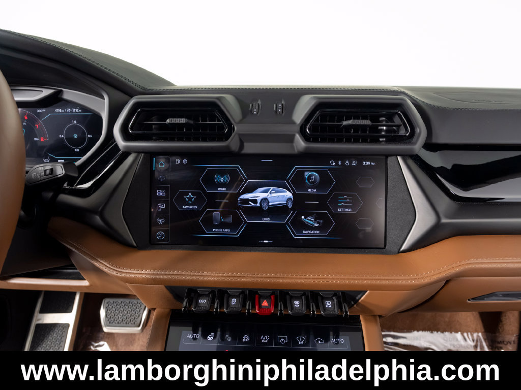 Used 2025 Lamborghini Urus SE AWD/4WD image 20
