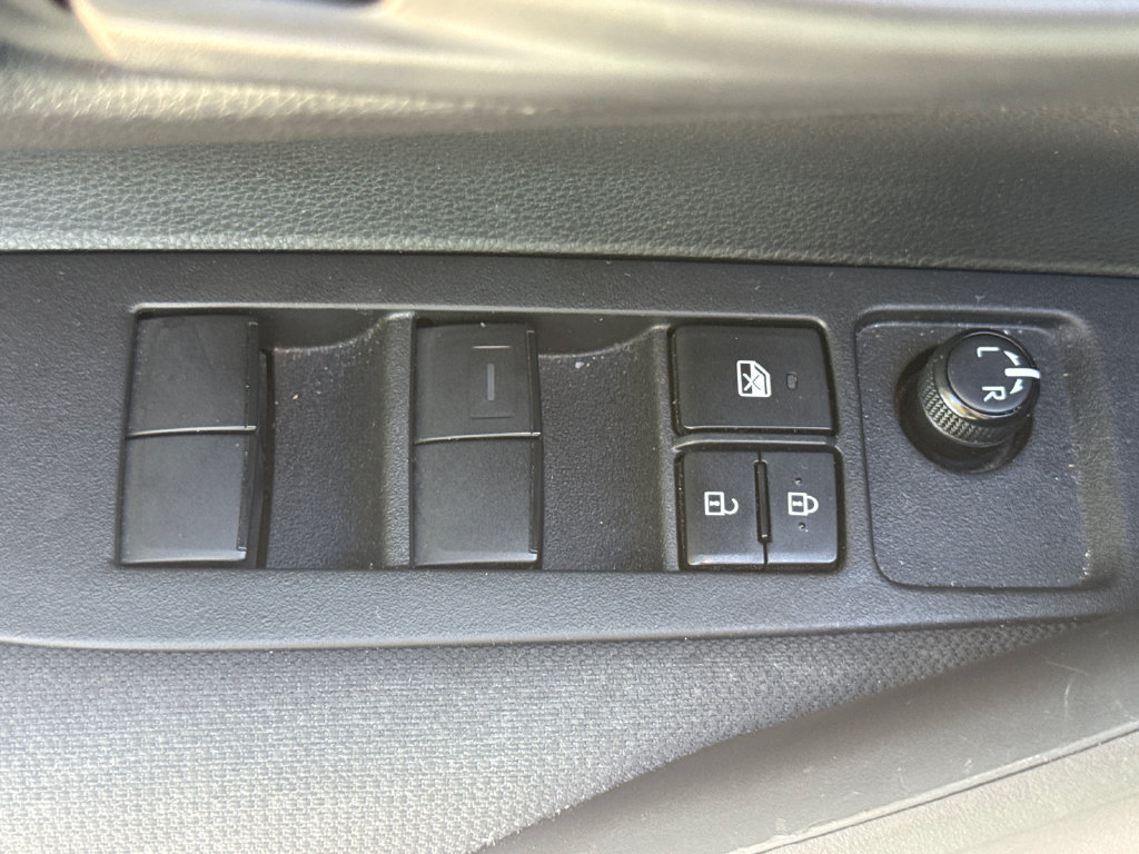 Used 2022 Toyota Corolla LE w/ LE Convenience Package FWD image 14