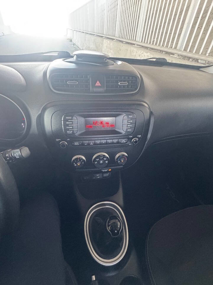 Used 2016 Kia Soul image 17