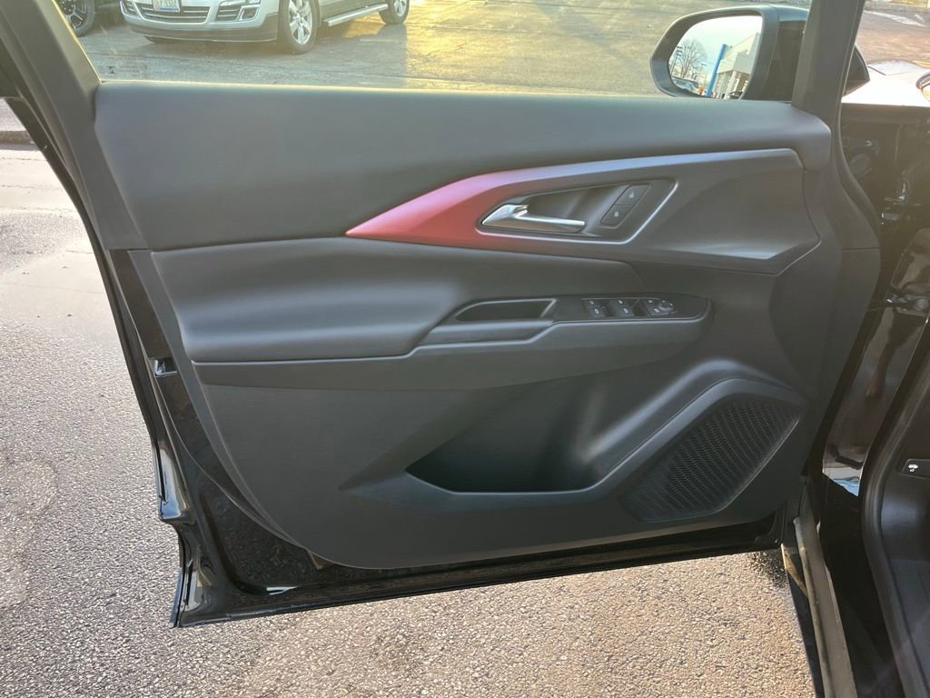 New 2025 Chevrolet Equinox EV RS image 9