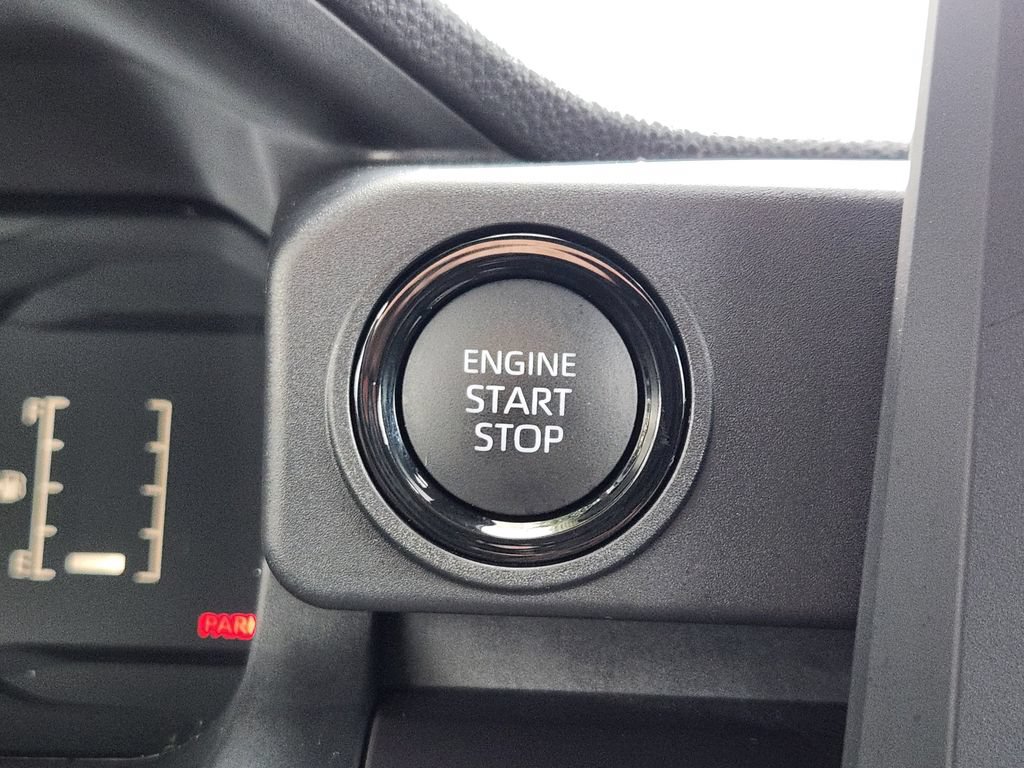 Used 2025 Toyota Tacoma SR5 AWD/4WD image 12