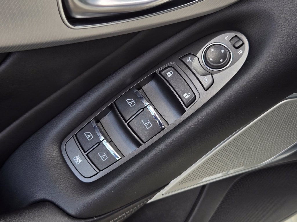 Used 2023 INFINITI Q50 Luxe w/ Cargo Package RWD image 12