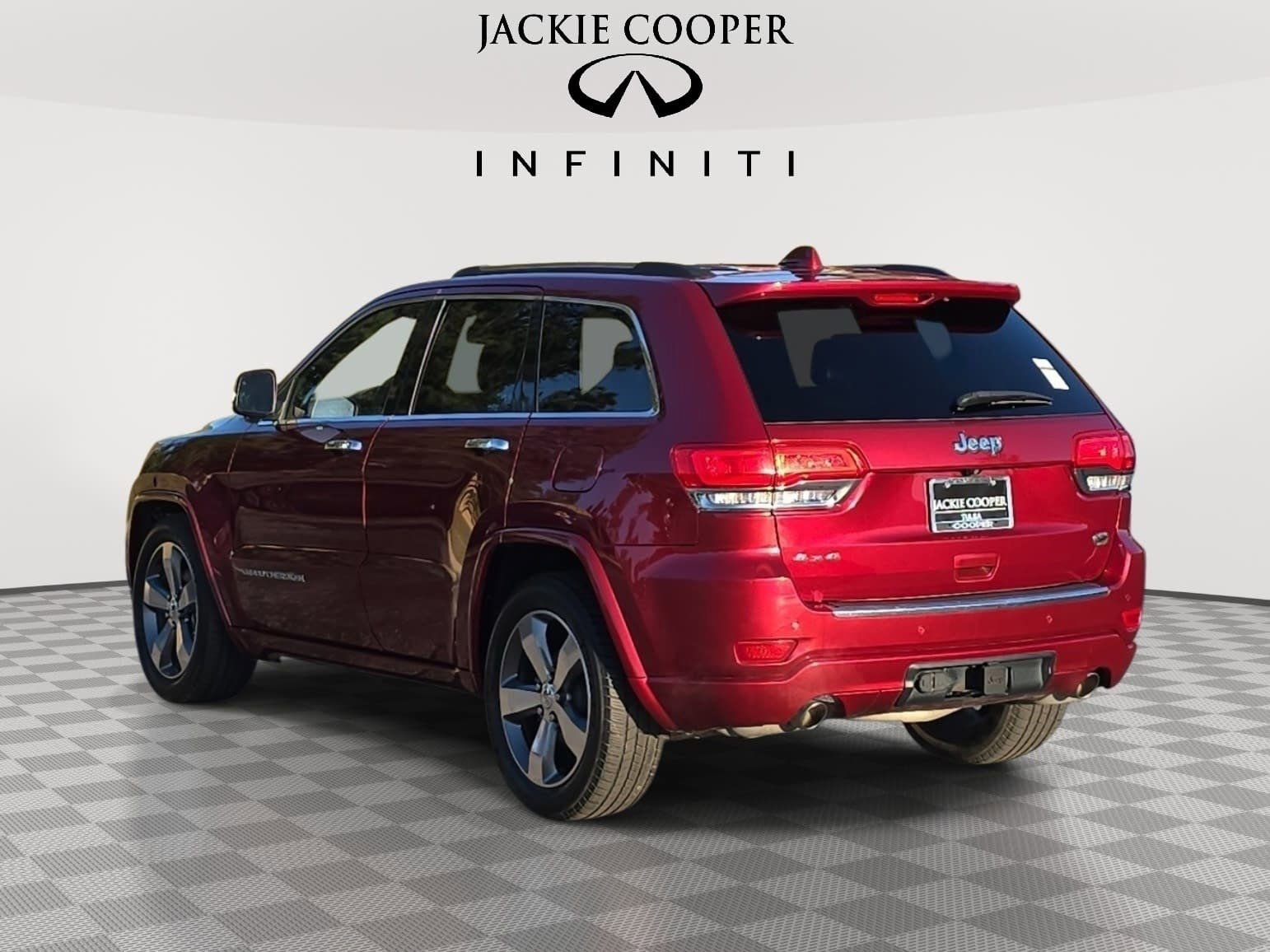 Used 2015 Jeep Grand Cherokee Overland AWD/4WD image 7