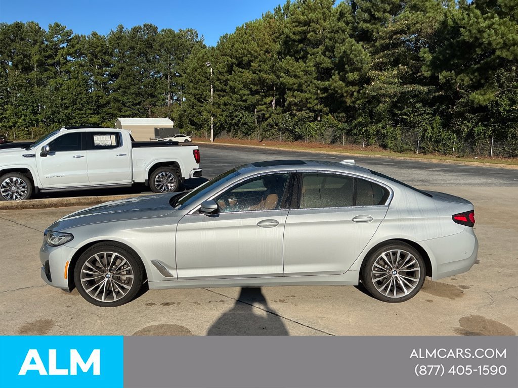 Used 2021 BMW 530i w/ Premium Package RWD image 2