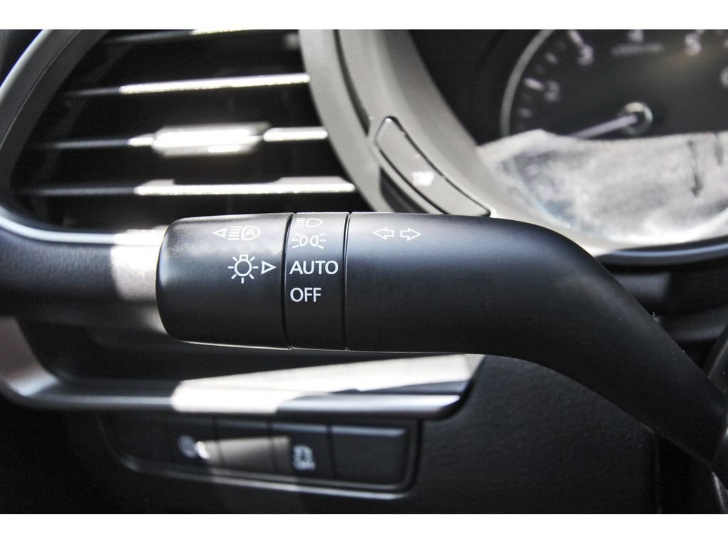Used 2024 MAZDA MAZDA3 s FWD image 17