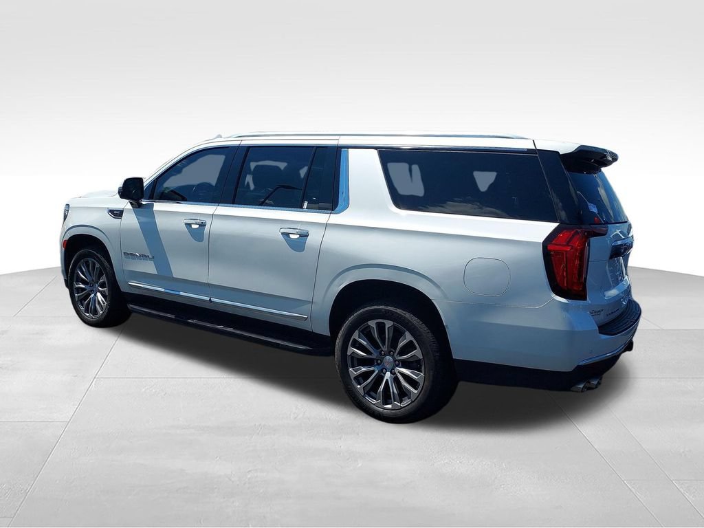 Used 2021 GMC Yukon XL Denali AWD/4WD image 3