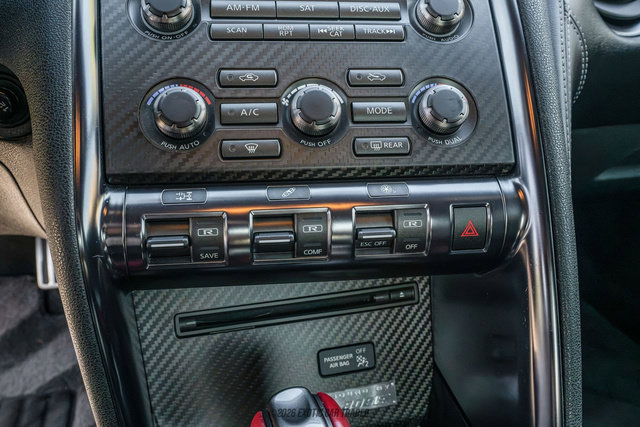 Used 2016 Nissan GT-R Black Edition AWD/4WD image 28