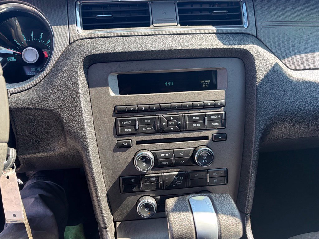 Used 2012 Ford Mustang Convertible RWD image 28
