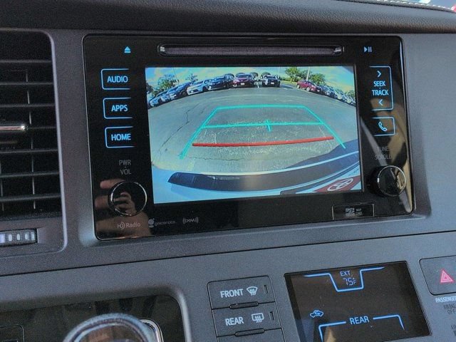 Certified 2017 Toyota Sienna XLE Premium FWD image 13