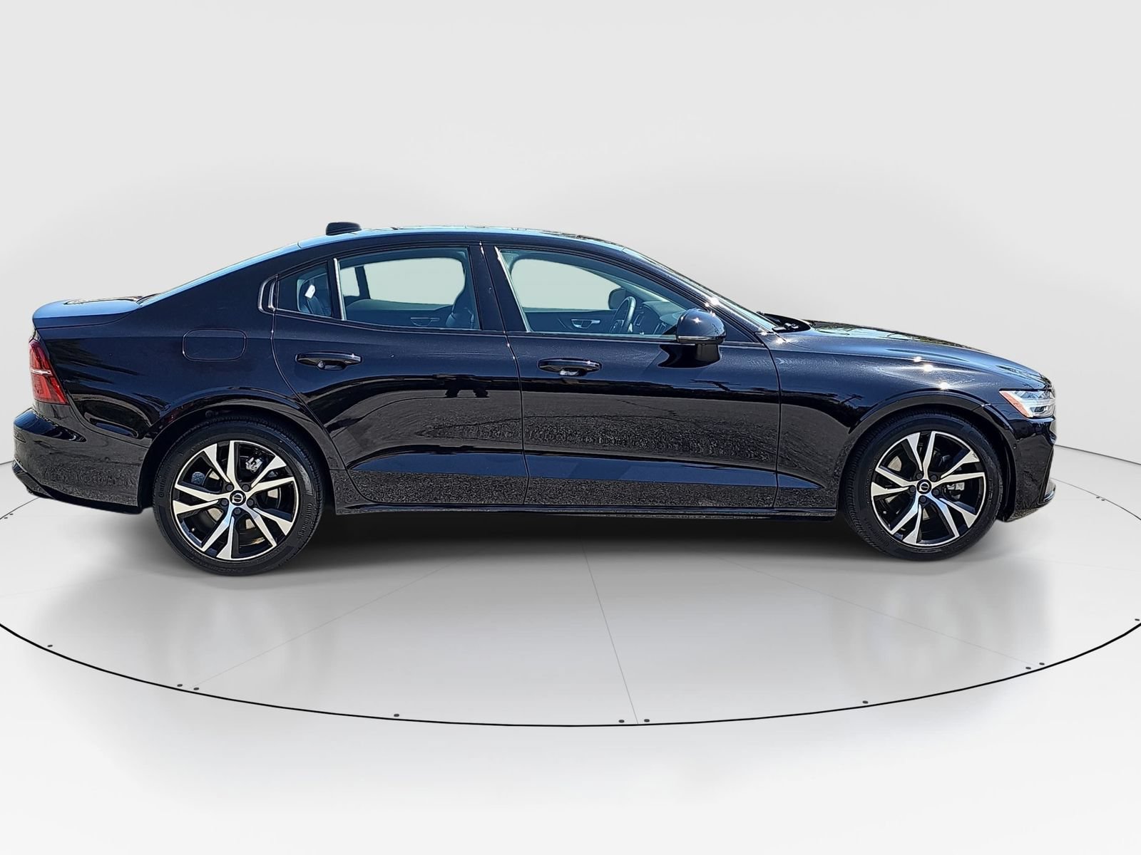 Used 2024 Volvo S60 B5 Plus FWD image 4