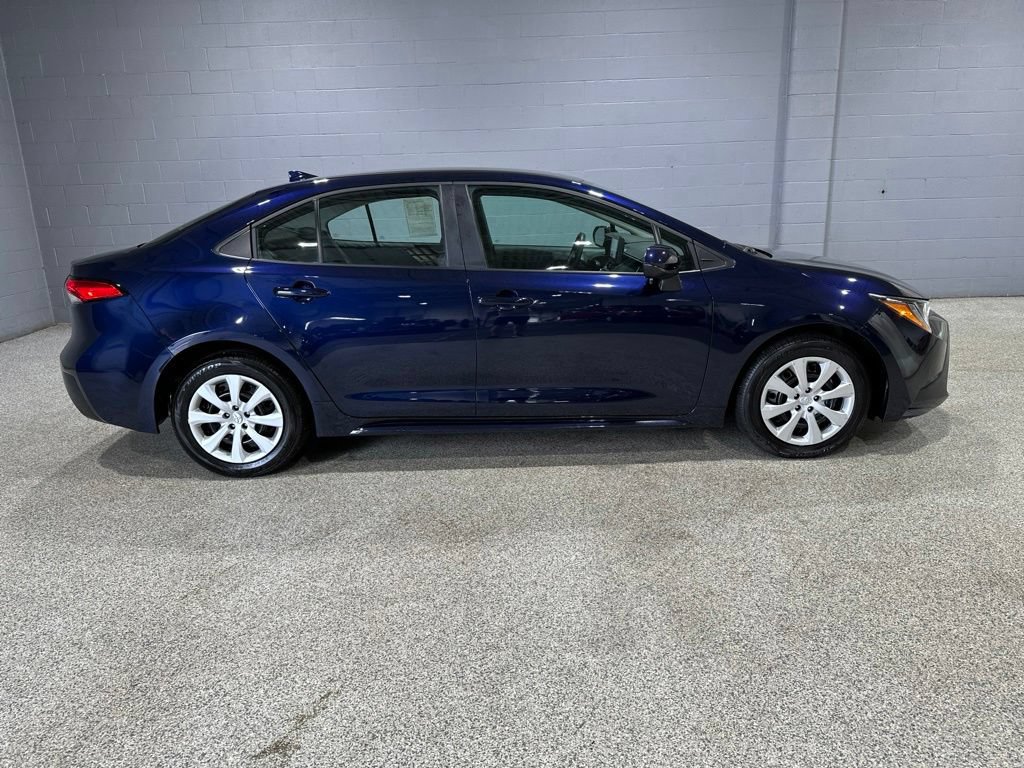 Certified 2025 Toyota Corolla LE FWD image 3