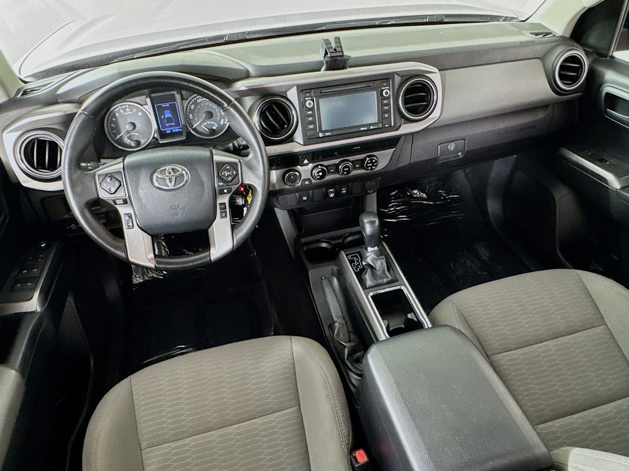 Certified 2018 Toyota Tacoma SR5 AWD/4WD image 19