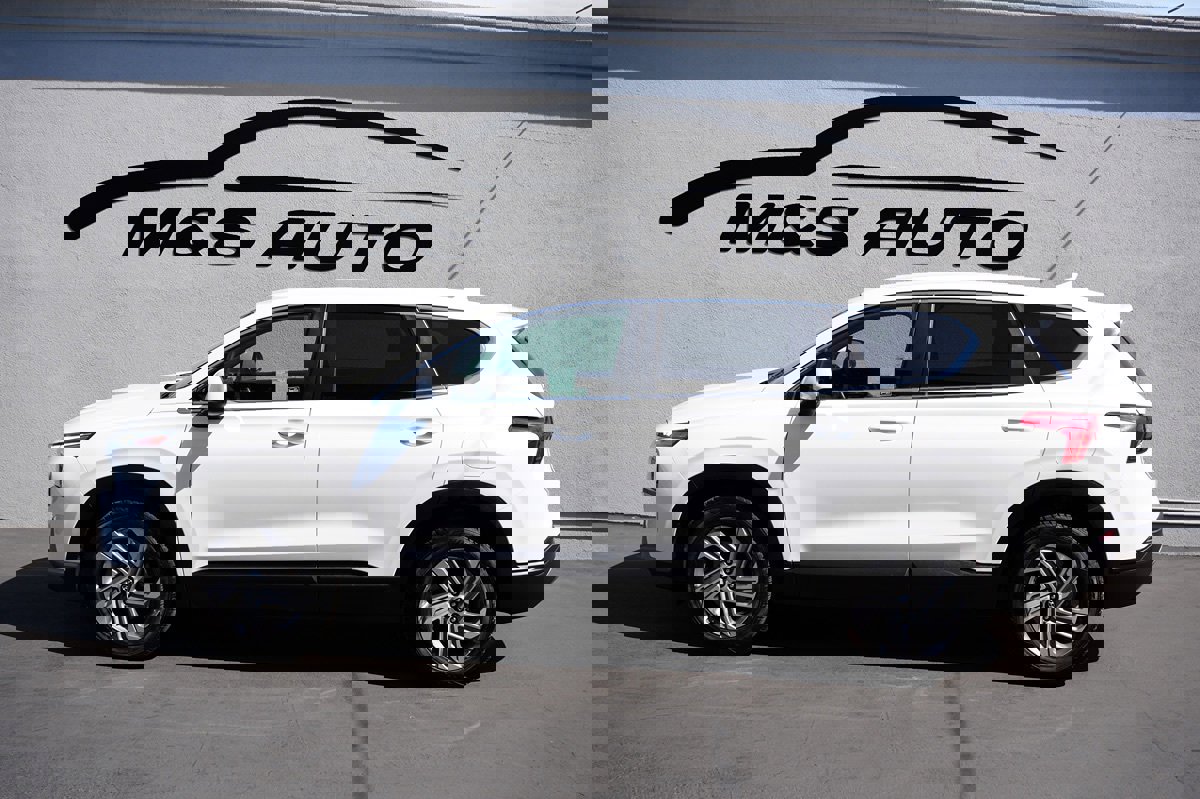 Used 2021 Hyundai Santa Fe SE image 4