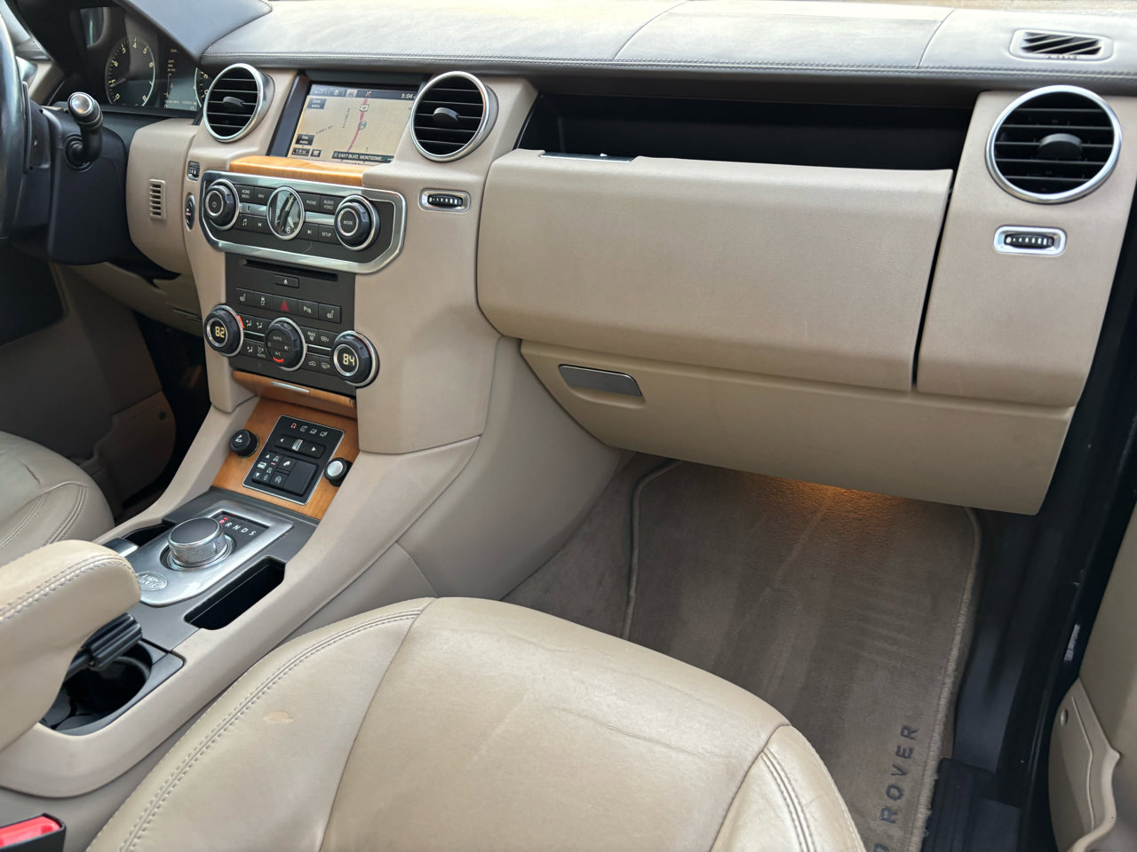 Used 2014 Land Rover LR4 HSE LUX image 26