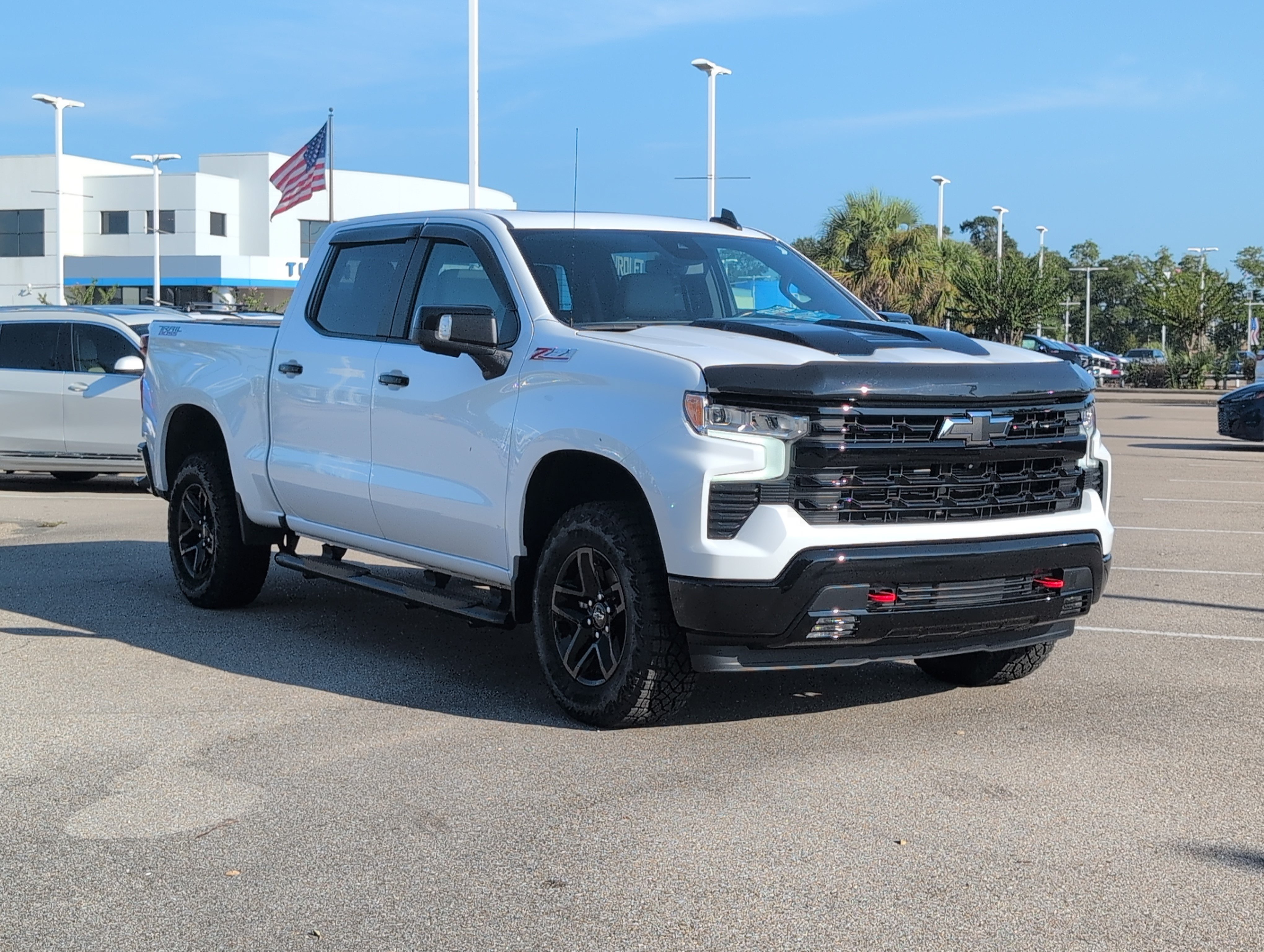 Used 2023 Chevrolet Silverado 1500 LT Trail Boss w/ LT Trail Boss Premium Package AWD/4WD image 9