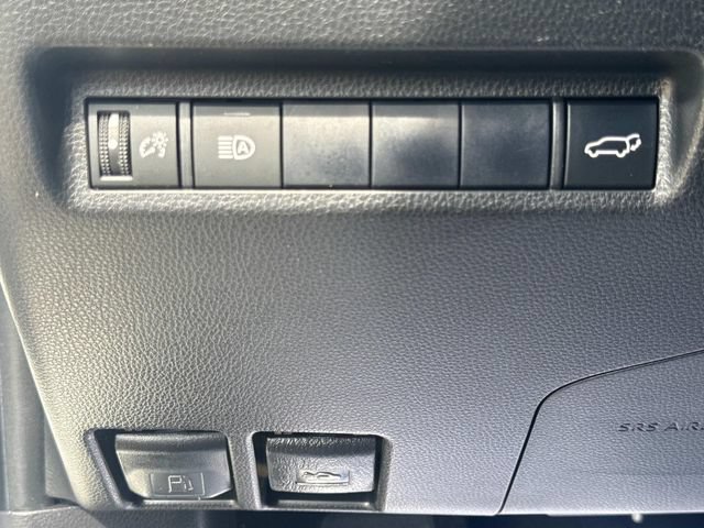 Used 2020 Toyota RAV4 XLE Premium FWD image 26