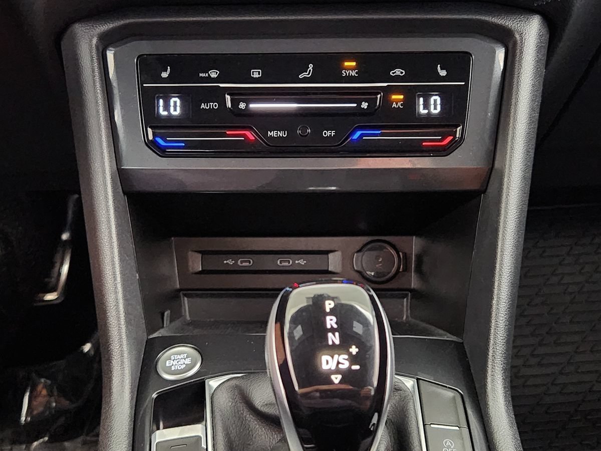 Used 2023 Volkswagen Tiguan SE R-Line FWD image 26