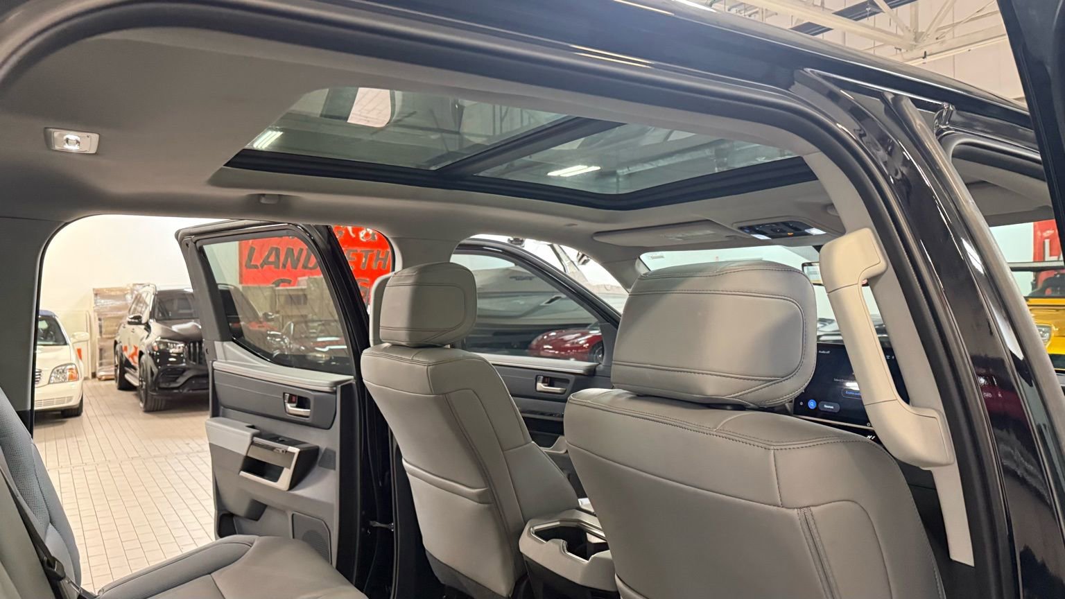 Used 2024 Toyota Tundra Limited image 26