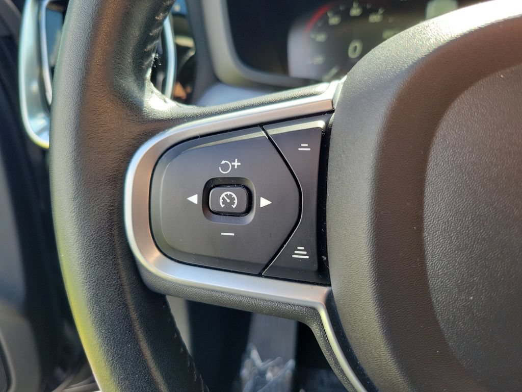 Used 2020 Volvo S60 T5 Momentum FWD image 24