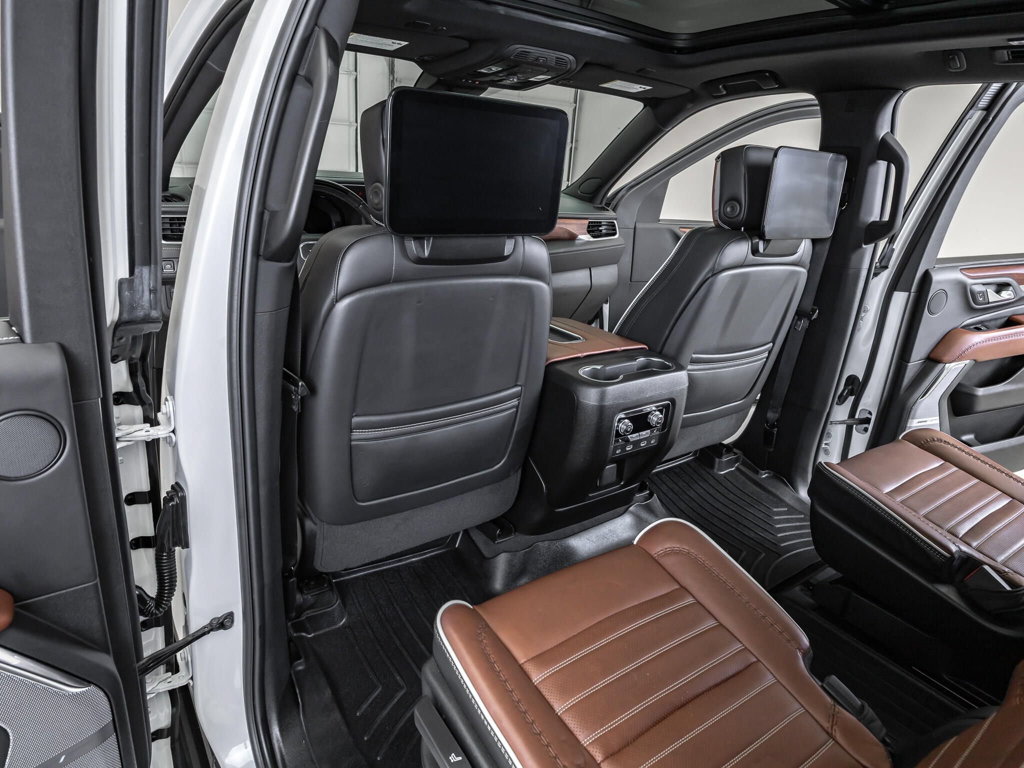 Used 2024 GMC Yukon XL Denali Ultimate AWD/4WD image 33