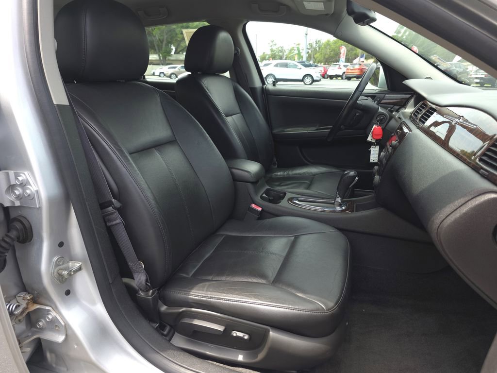 Used 2013 Chevrolet Impala LTZ FWD image 15