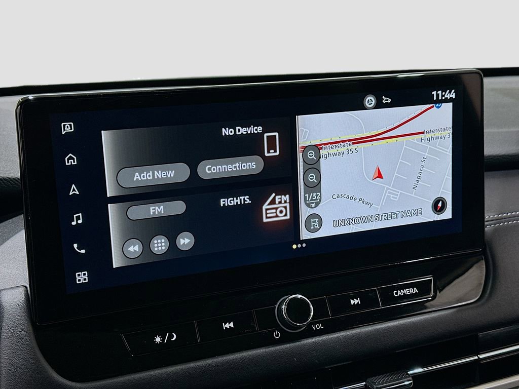 Used 2025 Mitsubishi Outlander SE image 15