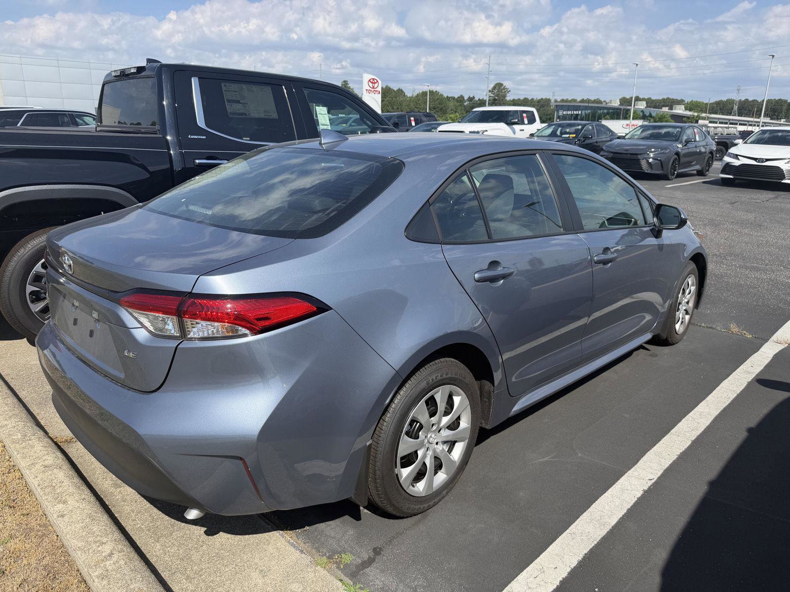 Used 2026 Toyota Corolla LE FWD image 6