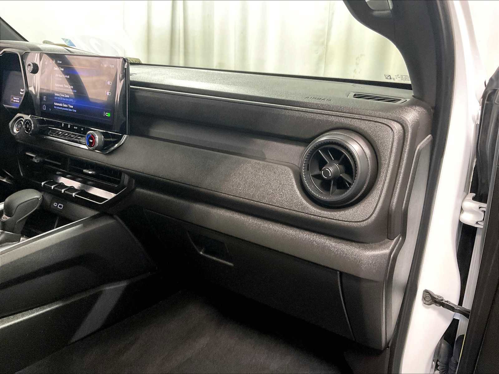 Used 2024 Chevrolet Colorado Trail Boss image 13