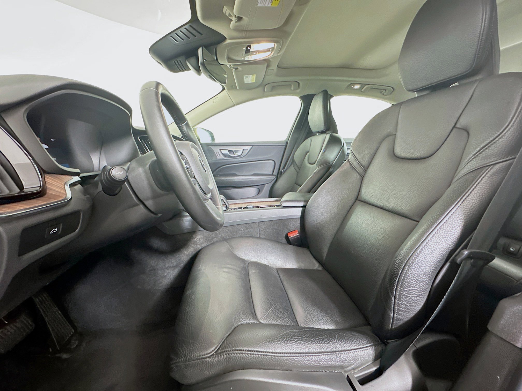 Used 2024 Volvo S60 B5 Plus image 13