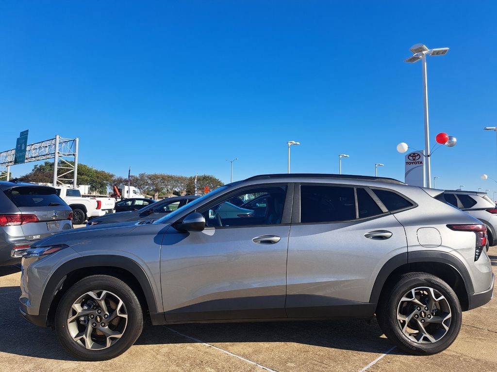 Used 2024 Chevrolet Trax LT image 8